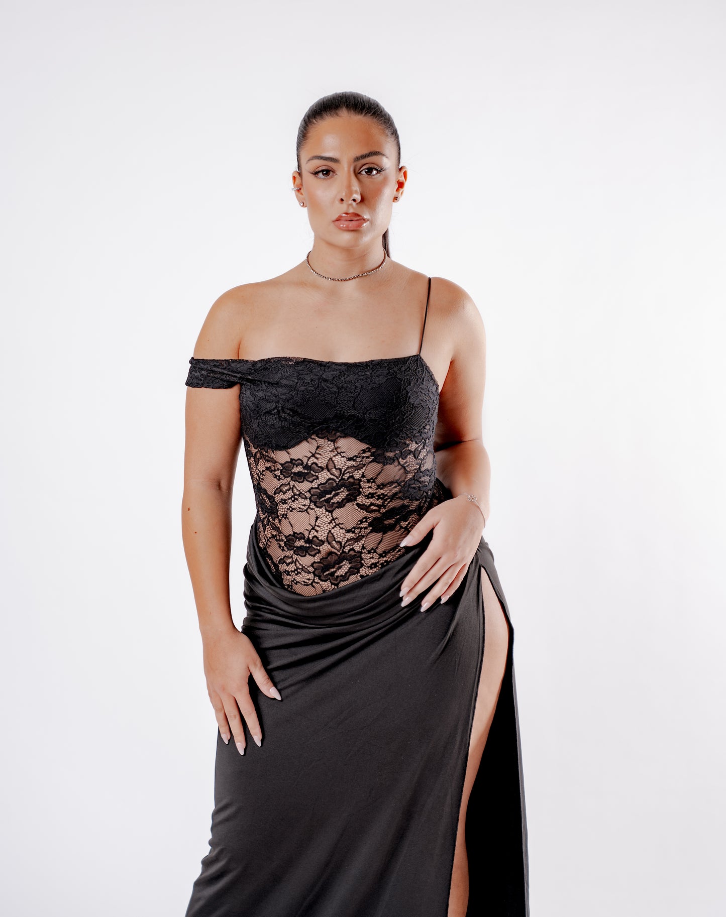 Robe longue dos nu bretelles fines — Golden Muse