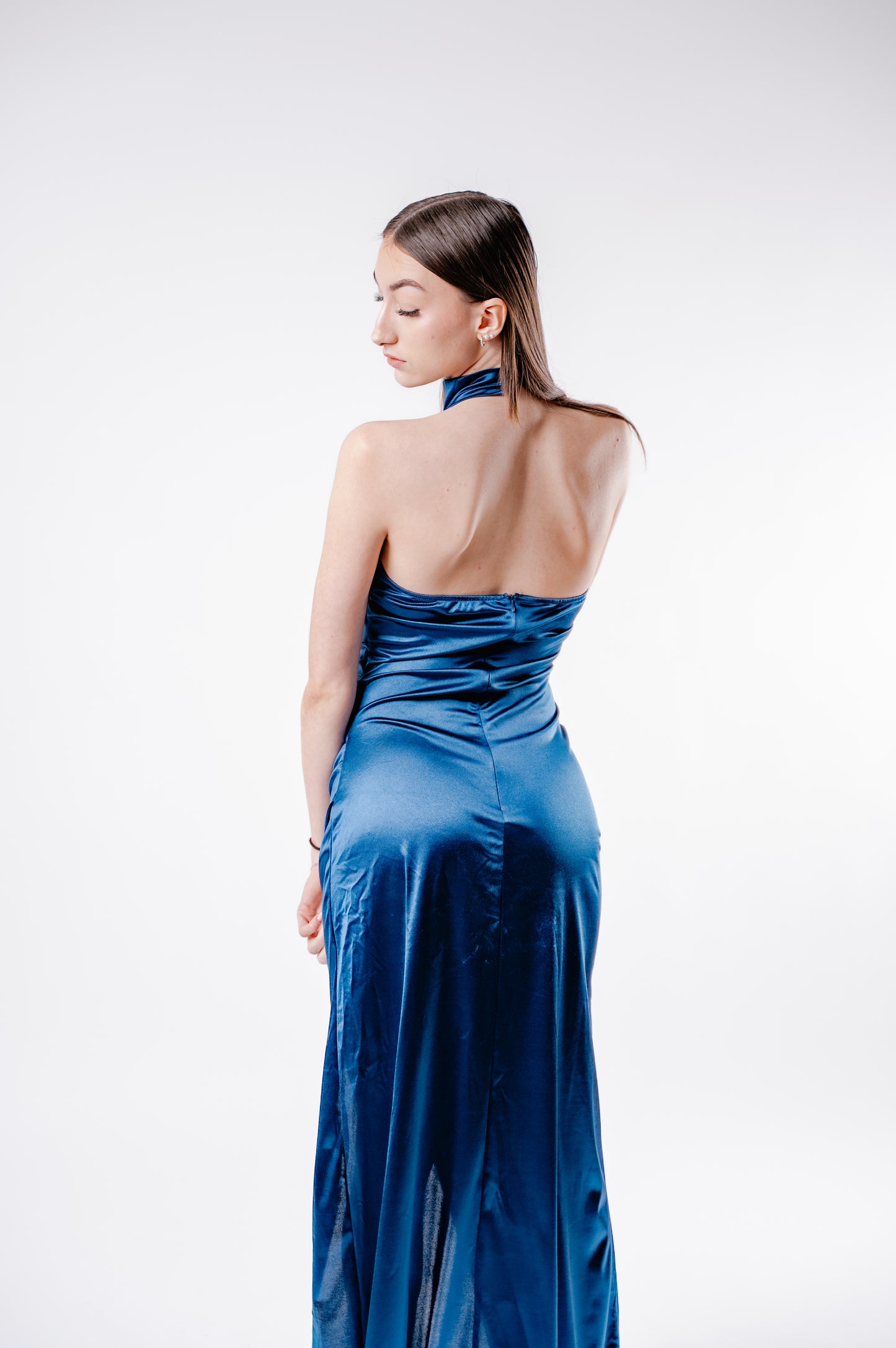 Robe longue satin col licou dos nu — Luminescence