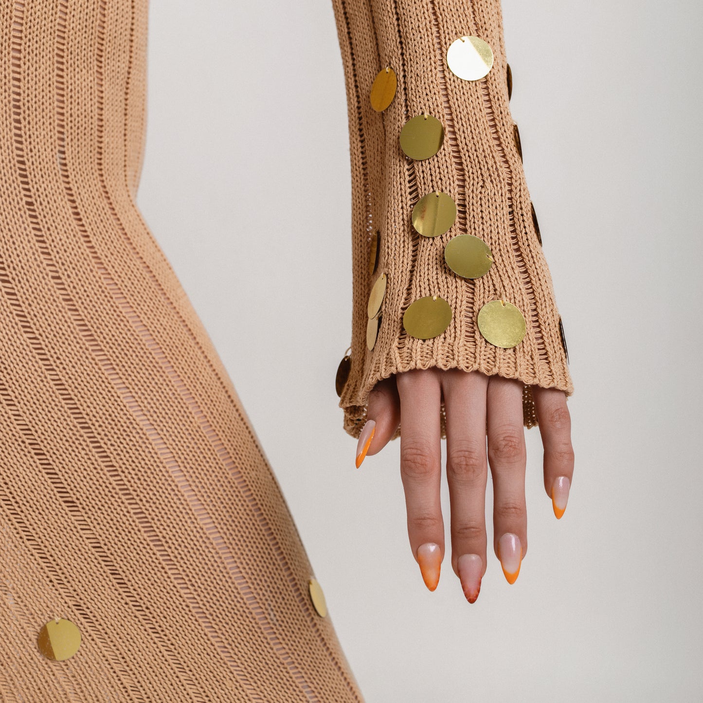 Robe Longue à Sequins — "Coachella Glow"